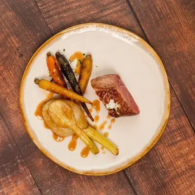 Magret de canard rôti et légumes glacés — Chef.BDG